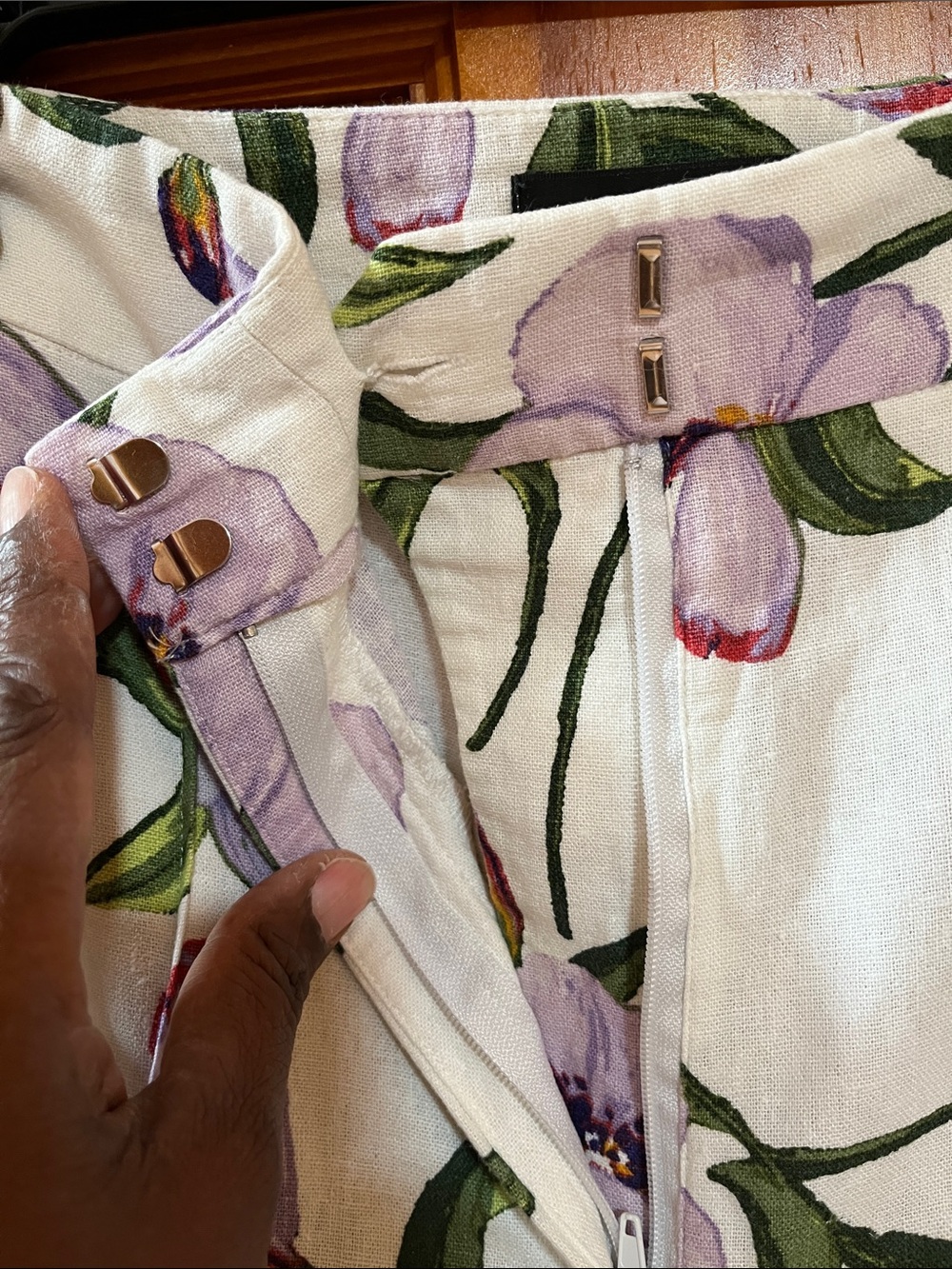 Gabriel Union White Floral Wide-Leg Lavender Blooms Pants 0 - Picture 8 of 16